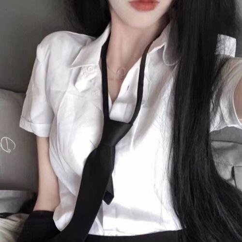 绿草如阴